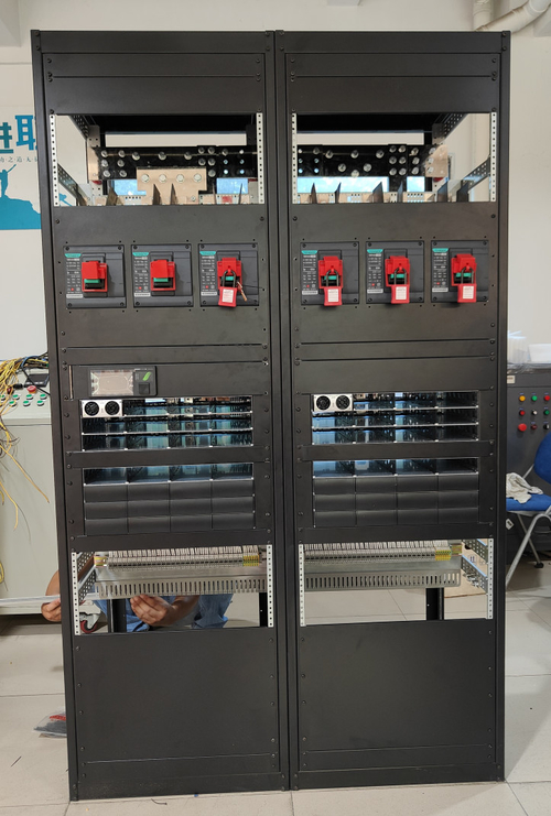 Aktueller Firmenfall über Große Systeme mit 2 Buchten für Data Center