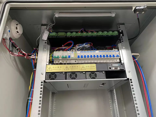 Wetterdichte Telekommunikationsgeräte elektrische Außenschränke für UPS-Batterie-Stromversorgungsrichter