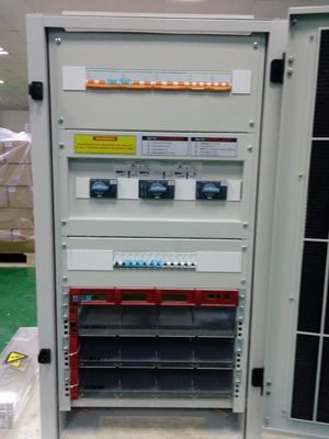 CET gab modulares Bravo 60/230 DC-Wechselstrom-Inverter-TSI mit Extra-Wechselstrom 60Vdc 230Vac 2.5KVA 2KW P/N T321740201 ein