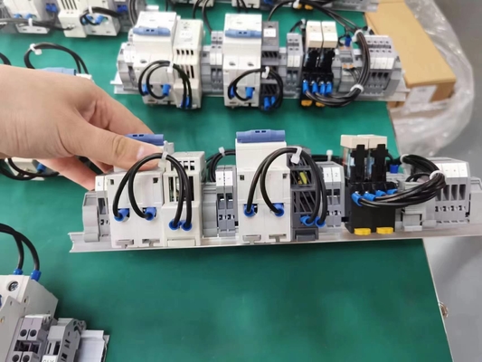 CE+T Aux-Stromversorgung für das Invertersystem Bravo 25 48/230-277