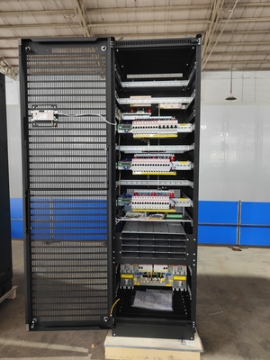 angepasste 48Vdc 1000A Großsystemanlage 3 Ph 240 Vac (3L+N+PE) mit Flatpack2 48/3000 HE