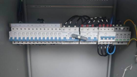 Vertiv NetSure 731 CC2-X2 48V 600A 36kW Gleichspannungssystem Telekommunikationskorrekturschrank für Basisstation