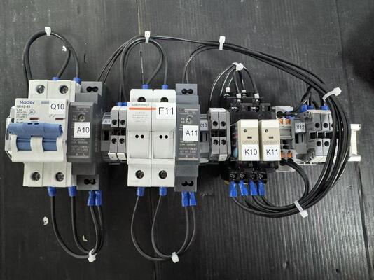 CE+T Bravo 25 1-Phasen 110Vdc bis 230Vac 6KVA DC-zu-AC-Wechselrichtersystem P/N S62AD5E0204SN000K001